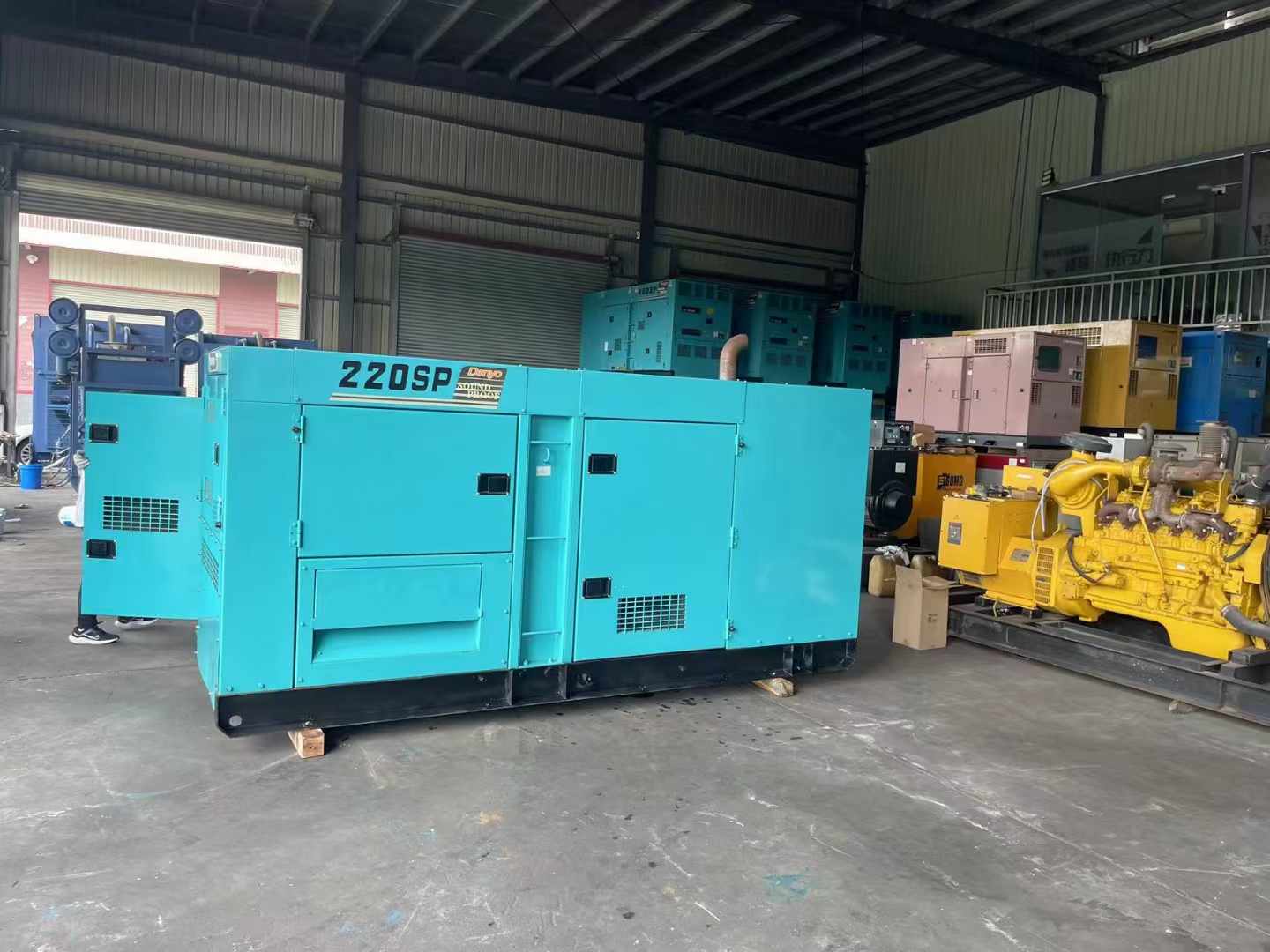 西和柴油发电机组长期不间断运行时,如何监控其温度和压力?